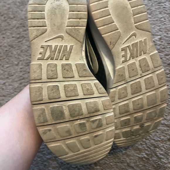 Little kids Nike running shoes - Picture 6 of 6